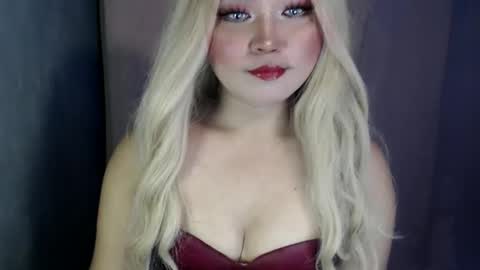 april online show from March 8, 5:28 pm