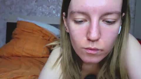 Snapshot of baiambel_mi chatting on December 14, 3:39 pm holly online show from December 14, 3:39 pm