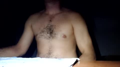 Snapshot of baiat_frumusel chatting on December 19, 11:35 pm baiat_frumusel online show from December 19, 11:35 pm