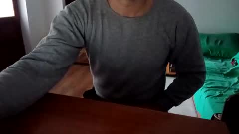 Snapshot of baiat_frumusel chatting on February 16, 1:27 pm baiat_frumusel online show from February 16, 1:27 pm