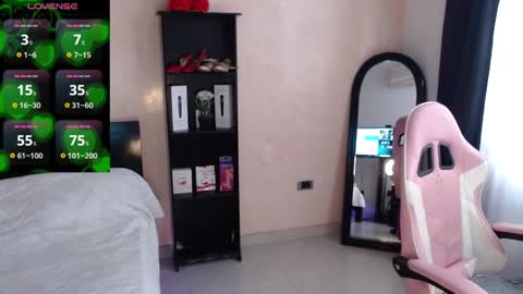 Snapshot of bailarina_atrevida chatting on December 17, 1:38 pm sandra online show from December 17, 1:38 pm