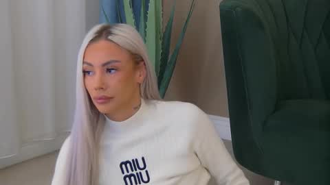 Snapshot of bailey_rush chatting on December 15, 6:01 pm bailey_rush online show from December 15, 6:01 pm