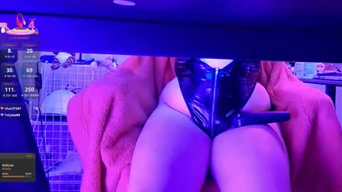 Snapshot of baileymonarch chatting on February 20, 2:30 am Bailey online show from February 20, 2:30 am