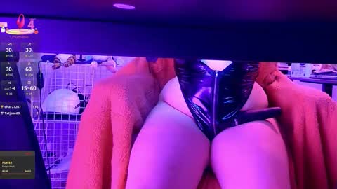 Snapshot of baileymonarch chatting on February 21, 2:01 am Bailey online show from February 21, 2:01 am