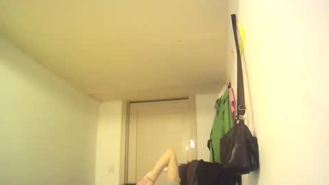 Snapshot of bailliy chatting on March 3, 1:31 am bailliy online show from March 3, 1:31 am