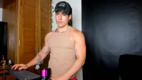 bain_aaron online show from April 17, 11:08 pm