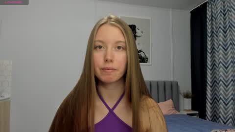 Snapshot of bam_bi chatting on December 6, 12:34 am Kira online show from December 6, 12:34 am