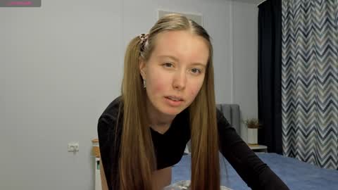 Snapshot of bam_bi chatting on December 7, 2:09 am Kira online show from December 7, 2:09 am