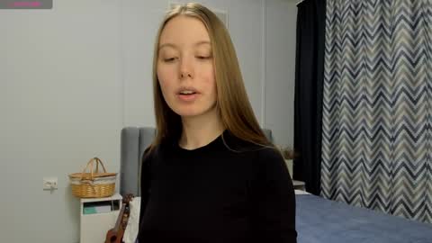 Snapshot of bam_bi chatting on December 9, 9:26 pm Kira online show from December 9, 9:26 pm