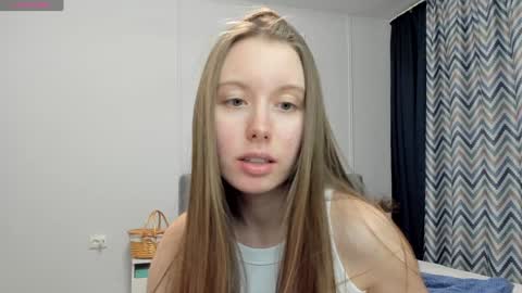 Snapshot of bam_bi chatting on December 14, 6:02 am Kira online show from December 14, 6:02 am