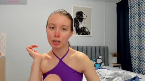 Snapshot of bam_bi chatting on December 22, 9:55 am Kira online show from December 22, 9:55 am