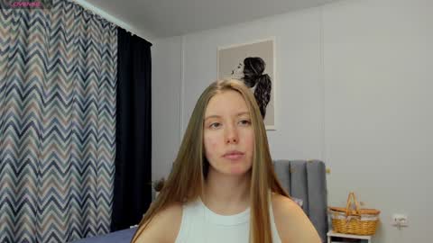 Snapshot of bam_bi chatting on February 8, 10:50 am Kira online show from February 8, 10:50 am