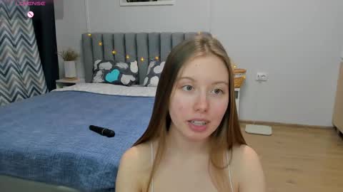 Snapshot of bam_bi chatting on February 10, 12:39 pm Kira online show from February 10, 12:39 pm