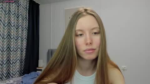 Snapshot of bam_bi chatting on February 19, 11:57 pm Kira online show from February 19, 11:57 pm