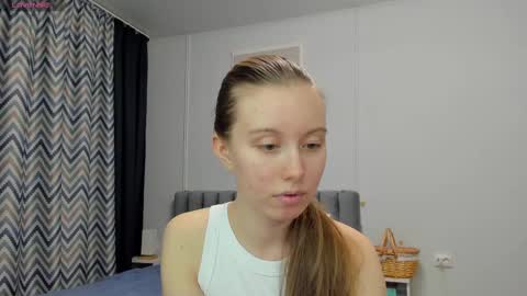 Snapshot of bam_bi chatting on February 23, 6:23 pm Kira online show from February 23, 6:23 pm