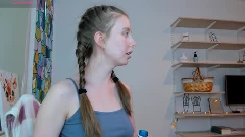 Snapshot of bam_bi chatting on October 13, 12:10 am Kira online show from October 13, 12:10 am