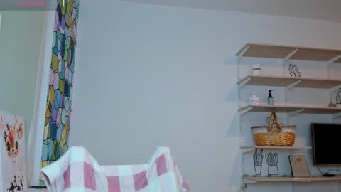 Snapshot of bam_bi chatting on October 13, 4:18 pm Kira online show from October 13, 4:18 pm