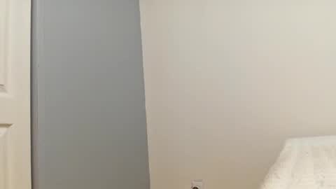 Snapshot of bambi_123 chatting on January 4, 3:29 am Littlefuckdoll online show from January 4, 3:29 am