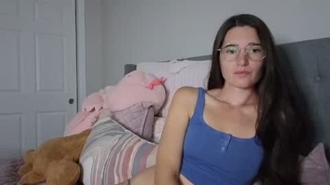 bambifarrina online show from June 6, 1:54 am