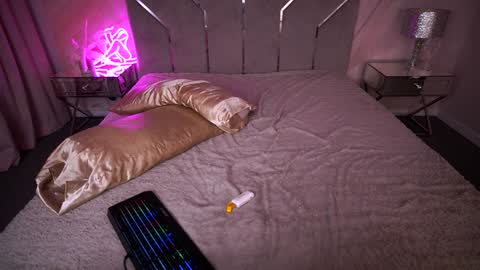 Snapshot of bambiliii chatting on January 24, 5:31 am Bambi online show from January 24, 5:31 am