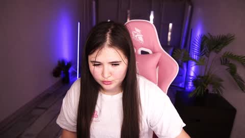 Snapshot of bambiliii chatting on February 1, 3:52 am Bambi online show from February 1, 3:52 am