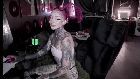 bambitatted online show from August 2, 11:25 pm