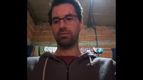 Ezequiel online show from April 12, 1:43 am