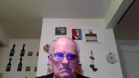 banana_hammock70 online show from April 18, 9:15 pm