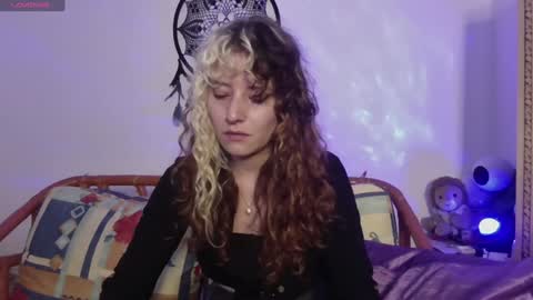 V E R O N I C A online show from January 20, 4:10 am