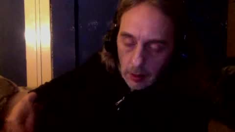 Snapshot of bangintoleather chatting on December 6, 3:08 am bangintoleather online show from December 6, 3:08 am