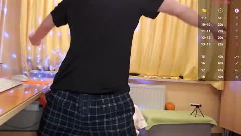       online show from October 5, 6:17 pm