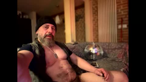 Snapshot of barba71 chatting on February 8, 2:27 pm Military man 69 online show from February 8, 2:27 pm