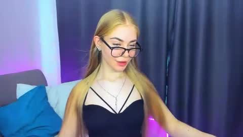 Snapshot of barbarachic chatting on June 18, 11:03 am BarbaraChic online show from June 18, 11:03 am