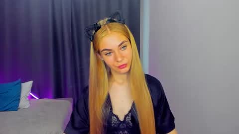 Snapshot of barbarachic chatting on June 25, 12:09 pm BarbaraChic online show from June 25, 12:09 pm