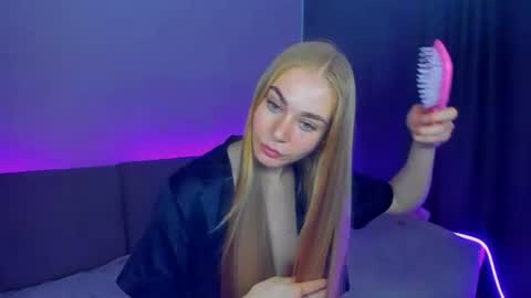 Snapshot of barbarachic chatting on July 6, 10:12 am BarbaraChic online show from July 6, 10:12 am