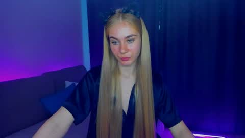 Snapshot of barbarachic chatting on July 16, 2:23 pm BarbaraChic online show from July 16, 2:23 pm