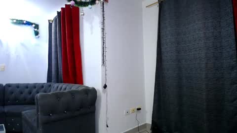 Snapshot of barbaraferrer69 chatting on December 19, 2:12 am BARBARA FERRER online show from December 19, 2:12 am