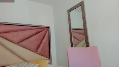 Snapshot of barbaraknox_ chatting on April 24, 12:18 pm Barbara online show from April 24, 12:18 pm