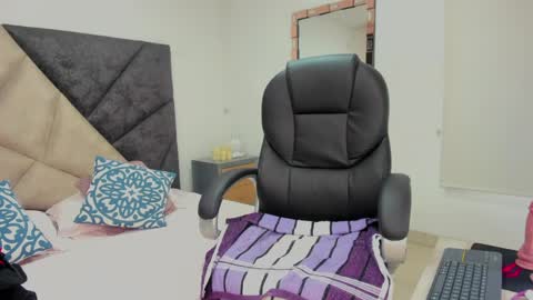Snapshot of barbaraknox_ chatting on April 29, 12:09 pm Barbara online show from April 29, 12:09 pm
