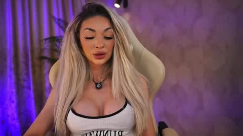  Ana  online show from April 22, 3:35 pm