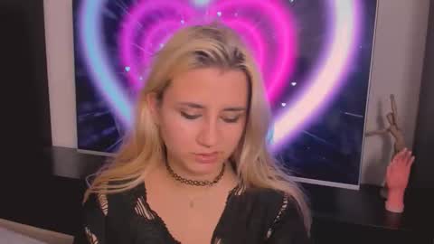 Snapshot of barbarasiren chatting on September 19, 4:07 pm barbarasiren online show from September 19, 4:07 pm