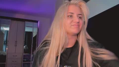 Snapshot of barbarasiren chatting on October 12, 4:06 pm barbarasiren online show from October 12, 4:06 pm