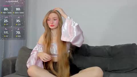 Snapshot of barbbiiedoll chatting on February 28, 8:10 pm Kendall online show from February 28, 8:10 pm