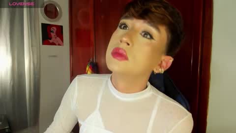          I work from home this is my room 3 online show from October 1, 6:52 am