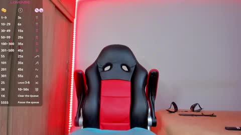 Nicolle  online show from April 7, 5:08 am