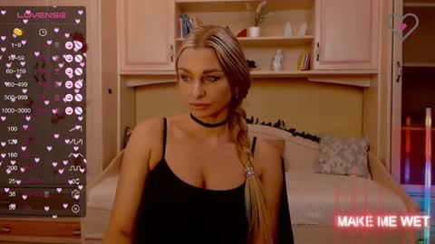 Snapshot of barbie_kiss1 chatting on December 2, 1:03 am barbie online show from December 2, 1:03 am