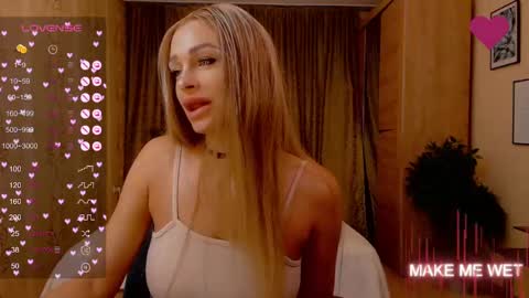 Snapshot of barbie_kiss1 chatting on December 11, 1:47 am barbie online show from December 11, 1:47 am