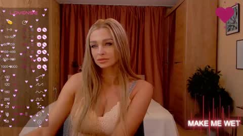 Snapshot of barbie_kiss1 chatting on December 14, 1:06 am barbie online show from December 14, 1:06 am