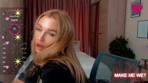 Snapshot of barbie_kiss1 chatting on February 20, 4:07 am barbie online show from February 20, 4:07 am