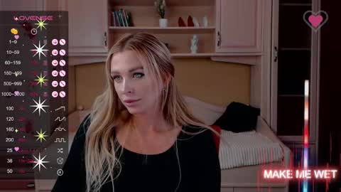 Snapshot of barbie_kiss1 chatting on February 25, 4:03 am barbie online show from February 25, 4:03 am